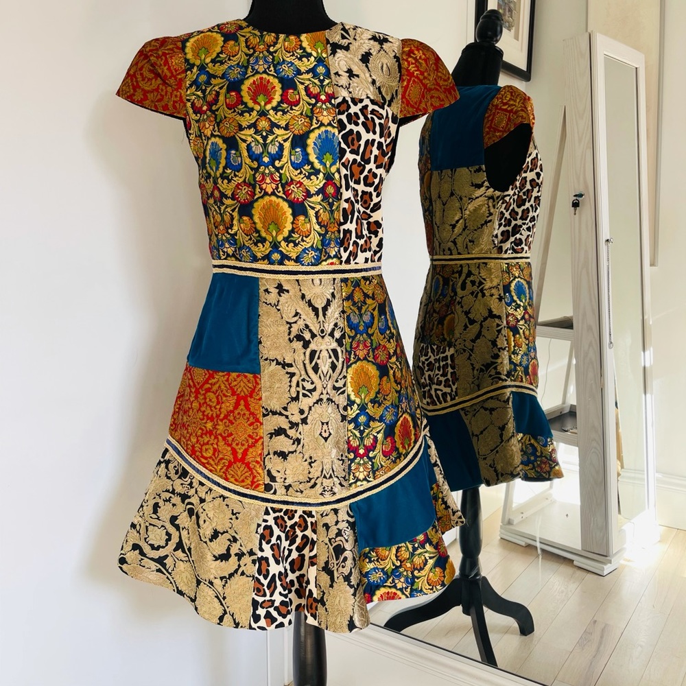 🔥Alice and Olivia Rapunzel mini dress. ($595)